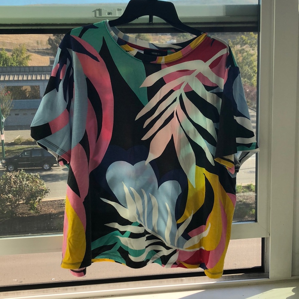 FOREVER 21- tee